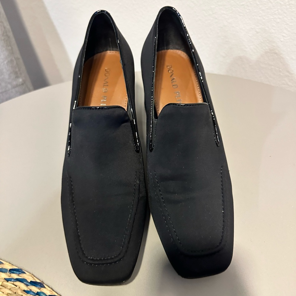 Donald Pliner loafer heels 8.5m